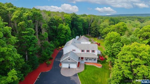 200 Longhouse Dr, Hewitt, NJ, 07421-3730 | Card Image