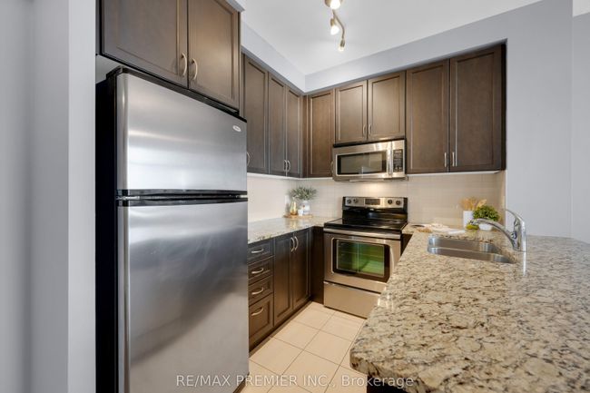 1003 - 9245 Jane St, Condo with 2 bedrooms, 2 bathrooms and null parking in Vaughan ON | Image 10