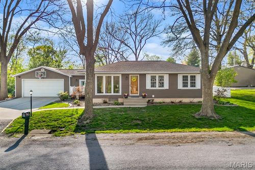 3 N High St, Smithton, IL, 62285-1739 | Card Image