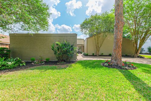 10727 Villa Lea Ln, Houston, TX, 77071-1509 | Card Image