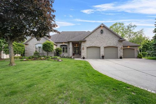 1088 Huntington Way, SUAMICO, WI, 54173 | Card Image