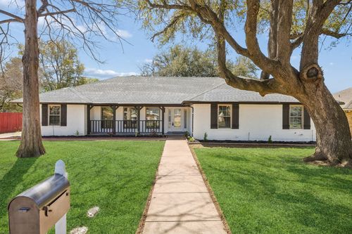 904 Bert Dr, Arlington, TX, 76012-4133 | Card Image