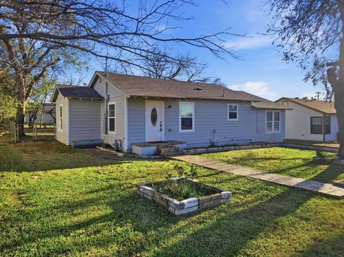 110 Ramsey Ave, Cleburne, TX, 76031-1828 | Card Image