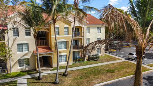 202-4041 San Marino Blvd, West Palm Beach, FL, 33409-8619 | Card Image