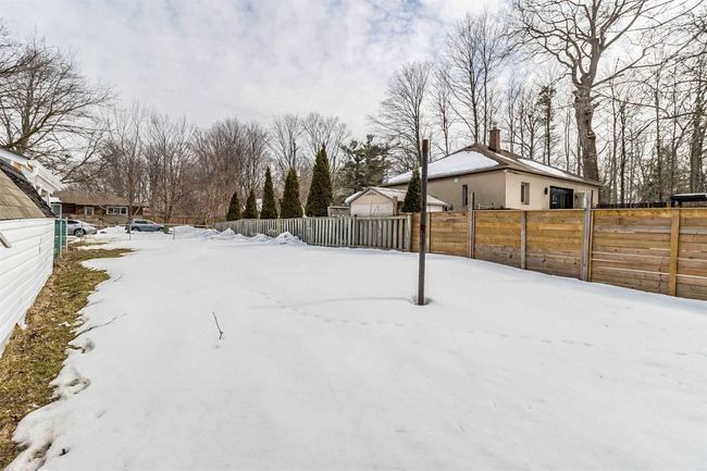 7504 Kipling Ave, House other with 2 bedrooms, 1 bathrooms and 3 parking in Woodbridge ON | Image 5