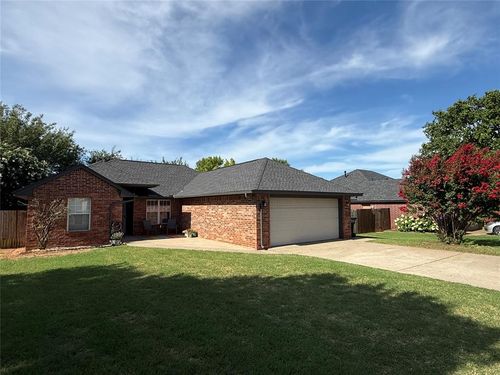 620 Woodbriar, Noble, OK, 73068-9369 | Card Image