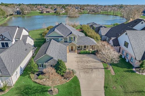 18904 W Grand Pine Cir, Montgomery, TX, 77356-2228 | Card Image