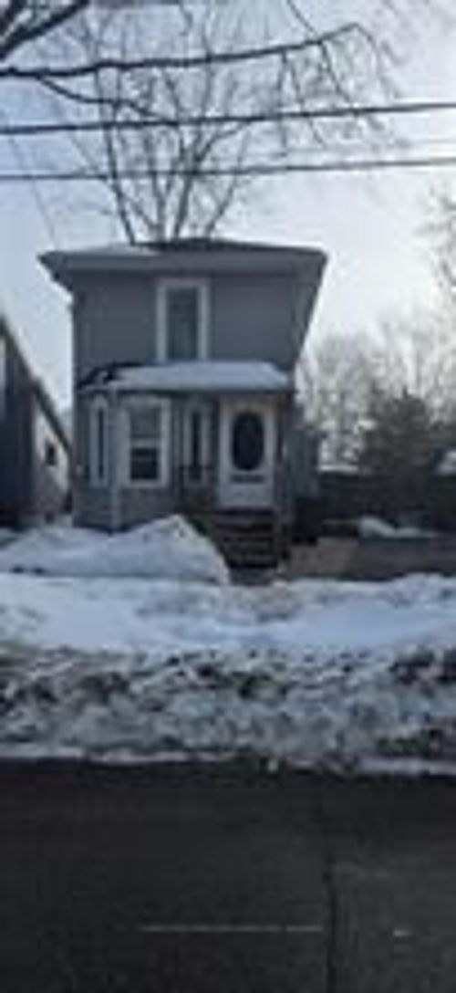 69 Alma St, St Thomas, ON, N5P3A9 | Card Image
