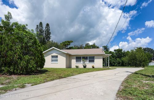 540 Poinciana Ct, Melbourne, FL, 32935-6843 | Card Image