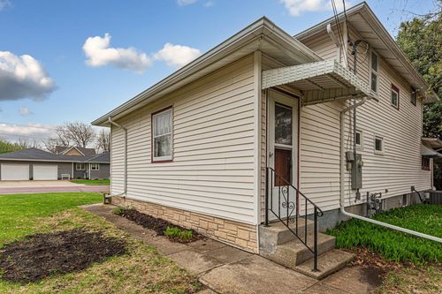 303 1st St Nw, New Richland, MN, 56072-1208 | Card Image