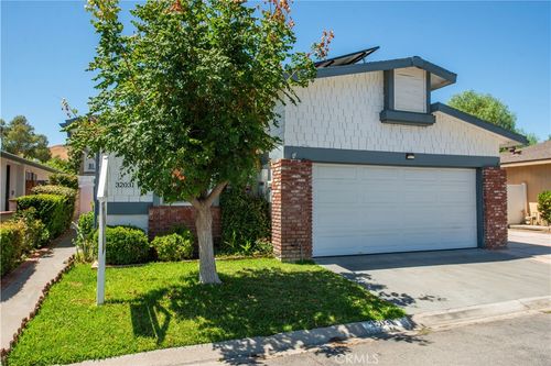 32031 Emerald Ln, Castaic, CA, 91384-3104 | Card Image