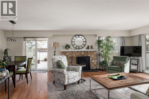 116-3962 Cedar Hill Rd, Victoria, BC, V8N3B8 | Card Image