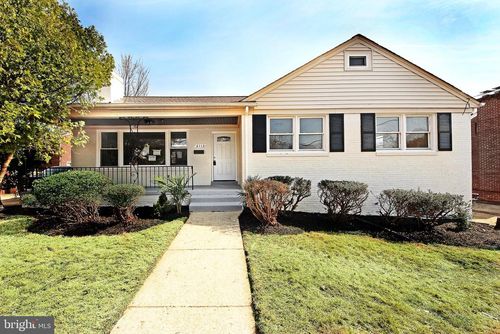 2113 Iverson St, TEMPLE HILLS, MD, 20748-7006 | Card Image