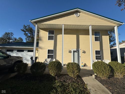 407 Lone Oak Dr, Farmland, IN, 47340-9720 | Card Image