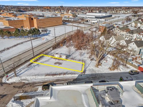 8306 Conant St, Hamtramck, MI, 48211-1410 | Card Image