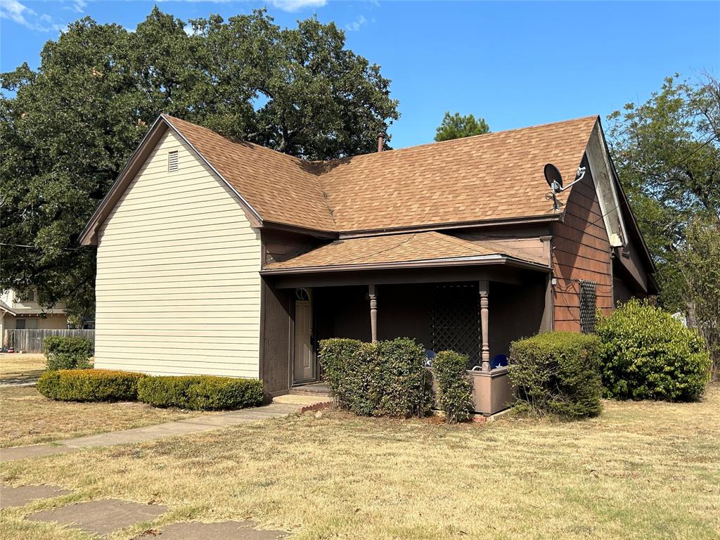 Bassett St, Eastland, TX 76448