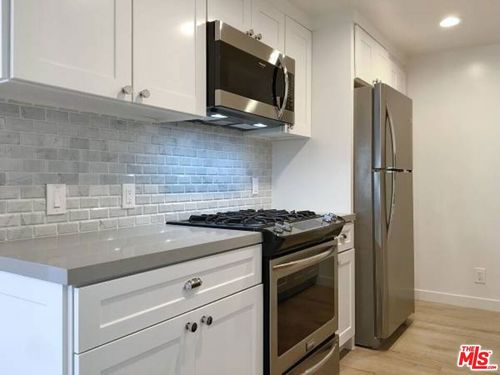 203-301 S Swall Dr, Los Angeles, CA, 90048 | Card Image