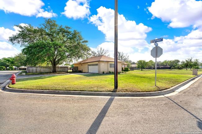 1314 Acorn Rd, House other with 3 bedrooms, 2 bathrooms and null parking in Hondo TX | Image 26