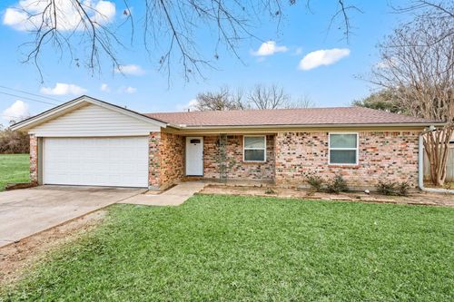 532 Holly Hill Drive, Hurst, TX, 76053 | Card Image