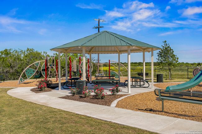 9427 Crestway Rd, House other with 3 bedrooms, 3 bathrooms and null parking in Converse TX | Image 5
