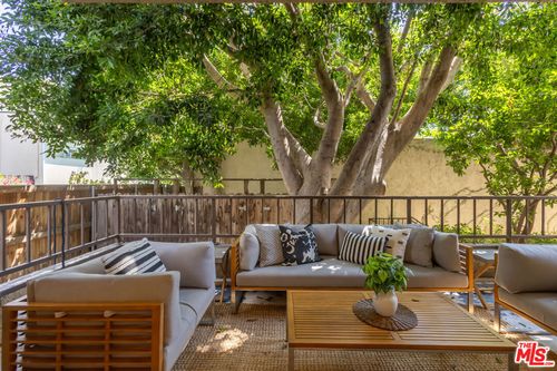 101-1210 N Kings Rd, West Hollywood, CA, 90048-2617 | Card Image