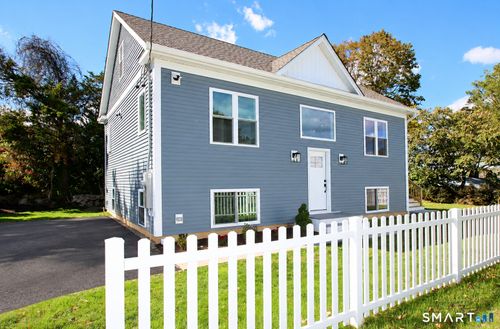 13 Francis Rd, Danbury, CT, 06810-8107 | Card Image