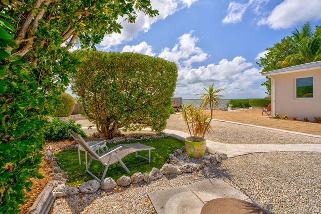 Pathway thru gardens | Image 30