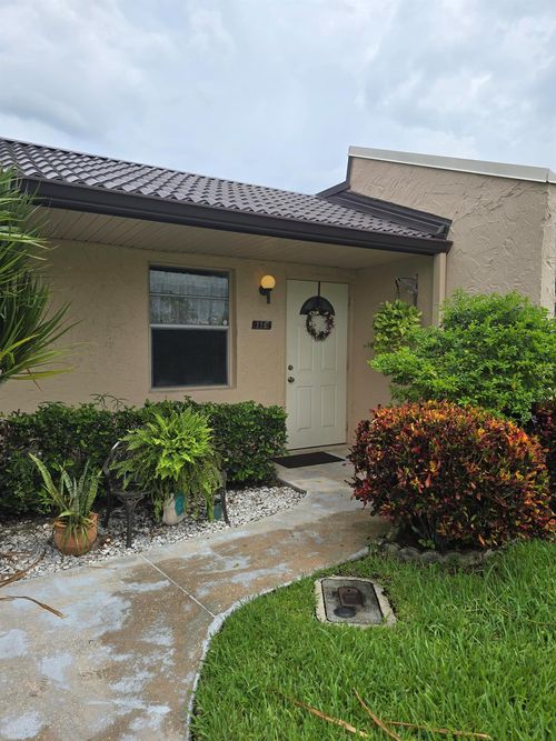 116 Golden Lakes Blvd, West Palm Beach, FL, 33411-3335 | Card Image