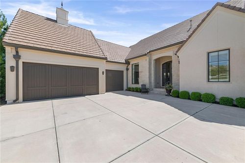 15021 Chadwick St, Overland Park, KS, 66224-3967 | Card Image