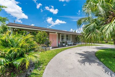 1100 Sw 100th Ct, House other with 3 bedrooms, 2 bathrooms and null parking in Miami FL | Image 3