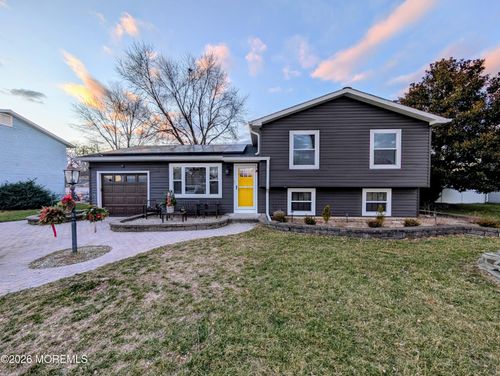 956 Green Hill Blvd, Toms River, NJ, 08753-2812 | Card Image