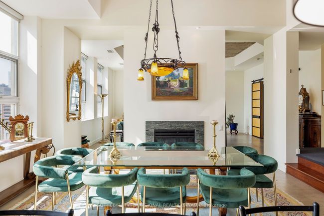 1 - 155 Dalhousie St, Condo with 2 bedrooms, 3 bathrooms and 2 parking in Toronto ON | Image 14