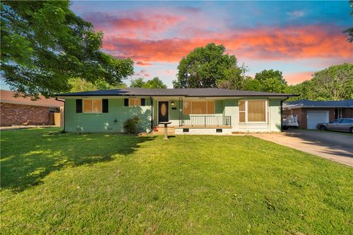 602 Lawndale Dr, Springdale, AR, 72764-1426 | Card Image