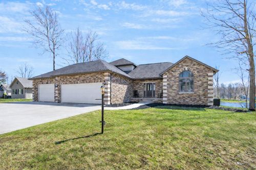 9613 Fawn Ridge Rd, Stanwood, MI, 49346-8813 | Card Image