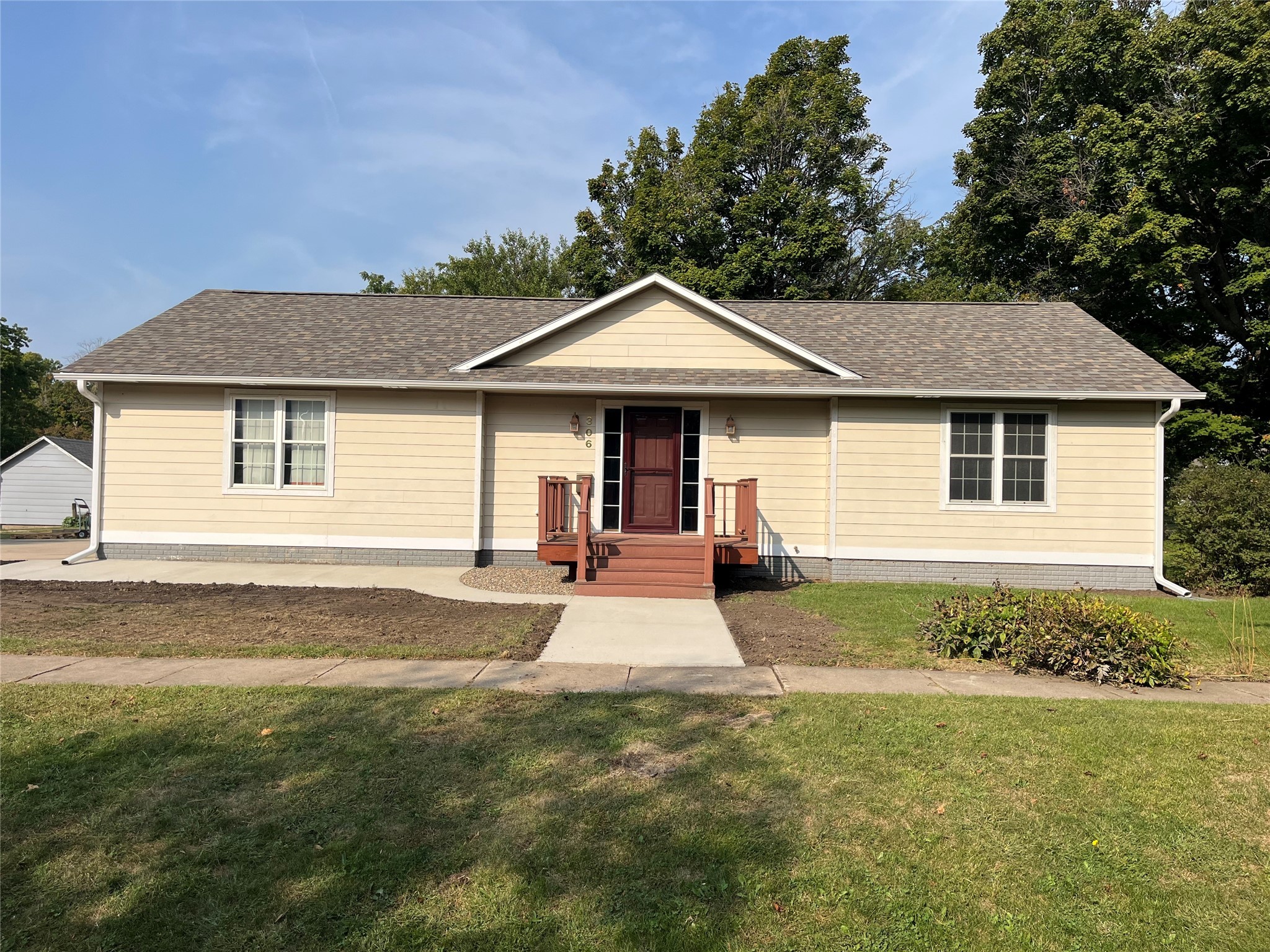 4th St, Winterset, IA 50273