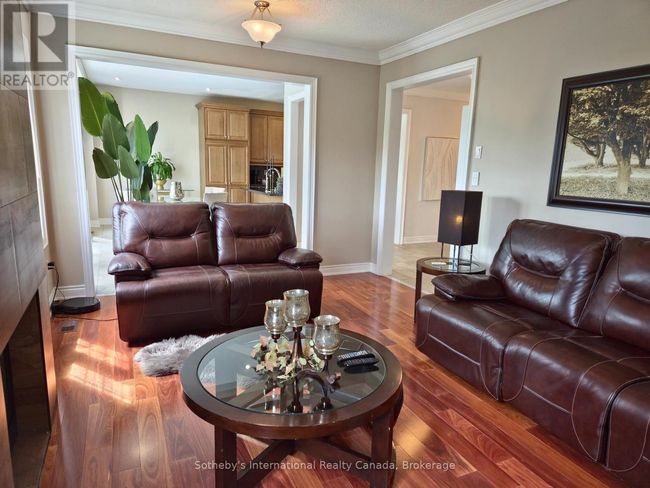22 Prada Crt, House other with 6 bedrooms, 5 bathrooms and 6 parking in Brampton ON | Image 10