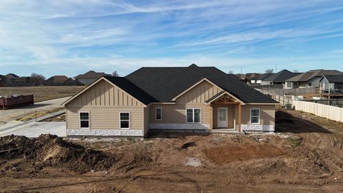 2210 Huntwood Dr, Salina, KS, 67401-8531 | Card Image