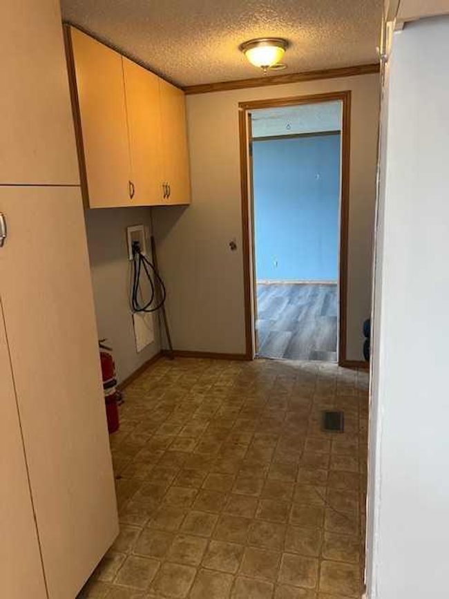 10205 112 Ave, House detached with 3 bedrooms, 2 bathrooms and 2 parking in High Level AB | Image 7