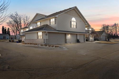 e43-1723 State Street, Union Grove, WI, 53182 | Card Image