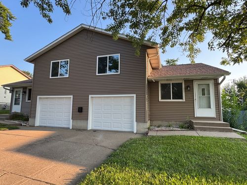 0-110 W 46th St, Davenport, IA, 52806-4012 | Card Image
