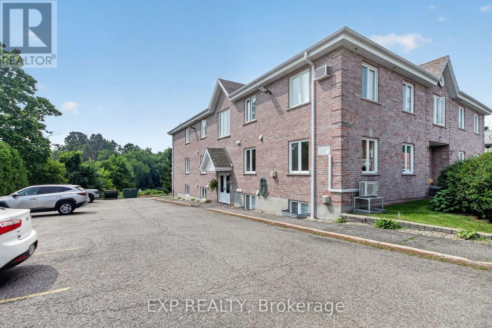 Residential in Russell 2