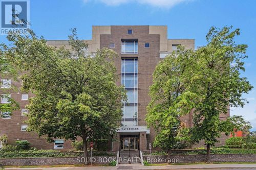 303-30 Charlevoix St, Vanier, ON, K1L8K5 | Card Image