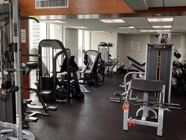 APT-3921 - 31 Se 5 Th St, Condo with 3 bedrooms, 3 bathrooms and null parking in Miami FL | Image 24
