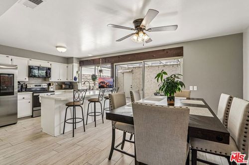 24249 La Glorita Cir, Newhall, CA, 91321-2303 | Card Image