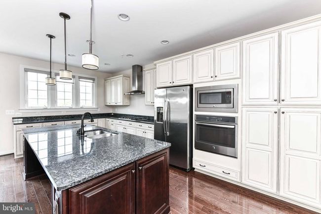 3160 Yeager Dr, Townhouse with 5 bedrooms, 5 bathrooms and null parking in HERNDON VA | Image 8