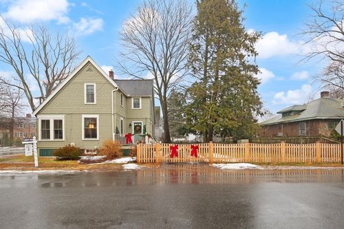 142 Railroad Ave, South Hamilton, MA, 01982-2241 | Card Image
