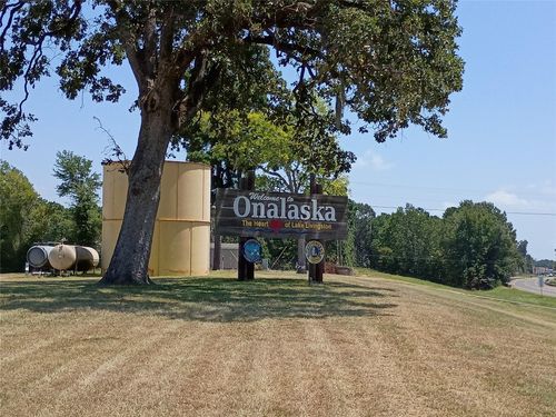 110 Pine Point Cir, Onalaska, TX, 77360-6015 | Card Image