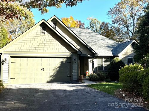 894 Dunroy Dr, Hendersonville, NC, 28739-6325 | Card Image