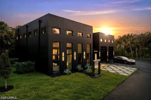 27100 Imperial Pkwy, BONITA SPRINGS, FL, 34135-6880 | Card Image