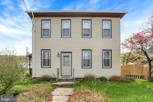 90 E Main St, Elizabethville, PA, 17023-2036 | Card Image